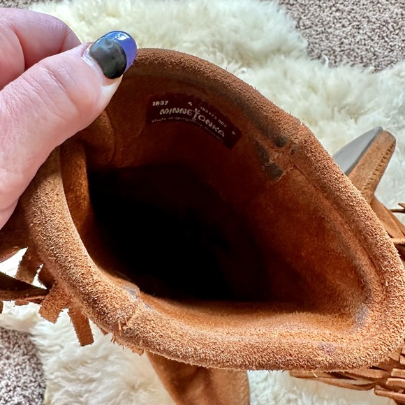 Minnetonka Moccasin 3-layer Fringe Suede Leather Tall Boots - Picture 12 of 16